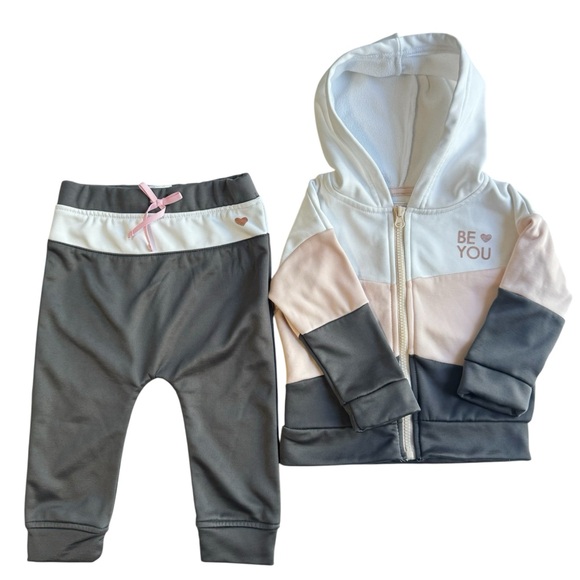 Matching Young Hearts Tracksuit Size 2T - Picture 1 of 7